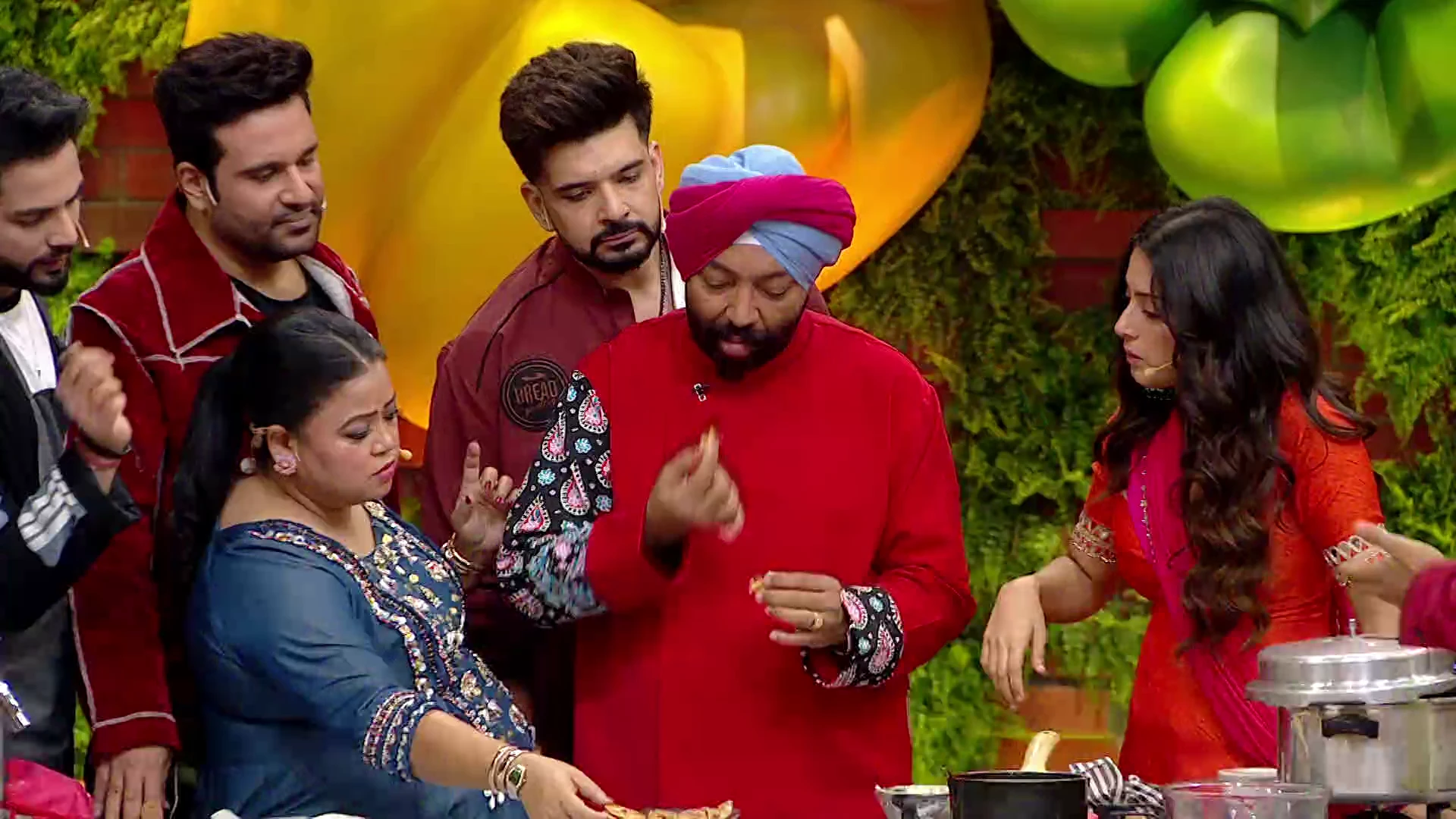 Screenshot 2 - Laughter Chefs Unlimited Entertainment Season 3 2025 Hindi [EP- 72 Added]