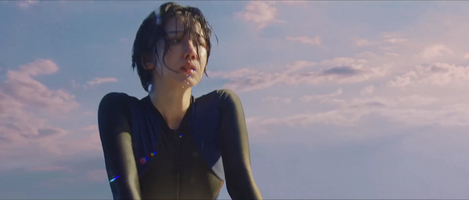 Screenshot 1 - The Shallows 2025 Hindi Dual Audio