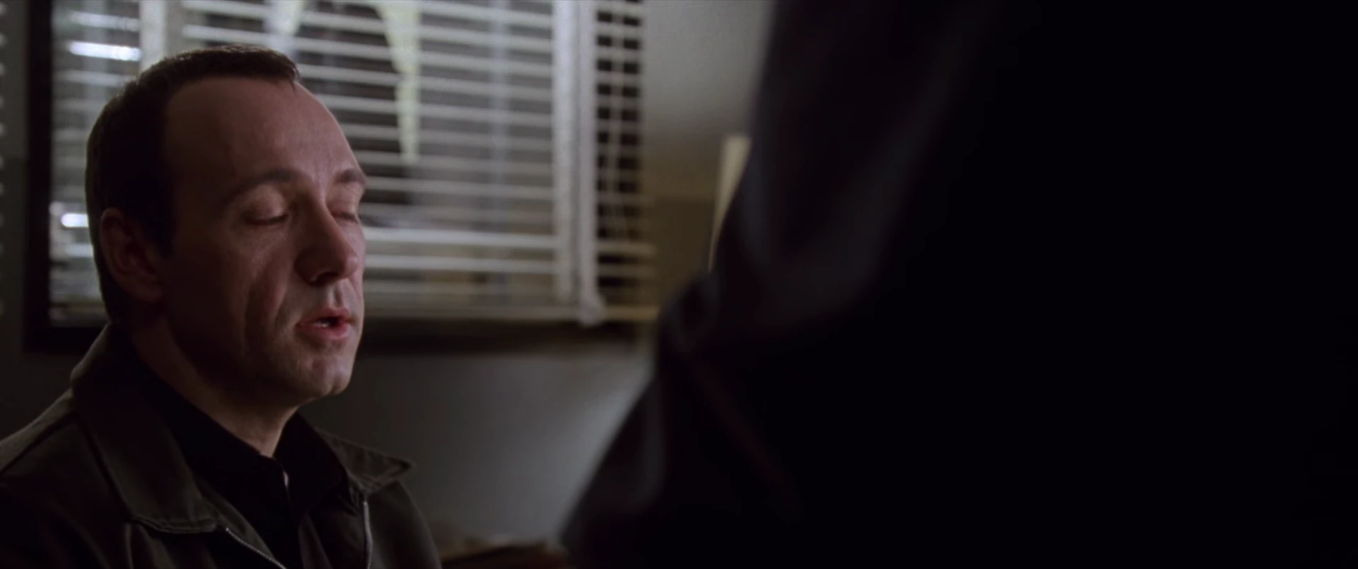 Screenshot 3 - The Usual Suspects 1995 Hindi Dual Audio