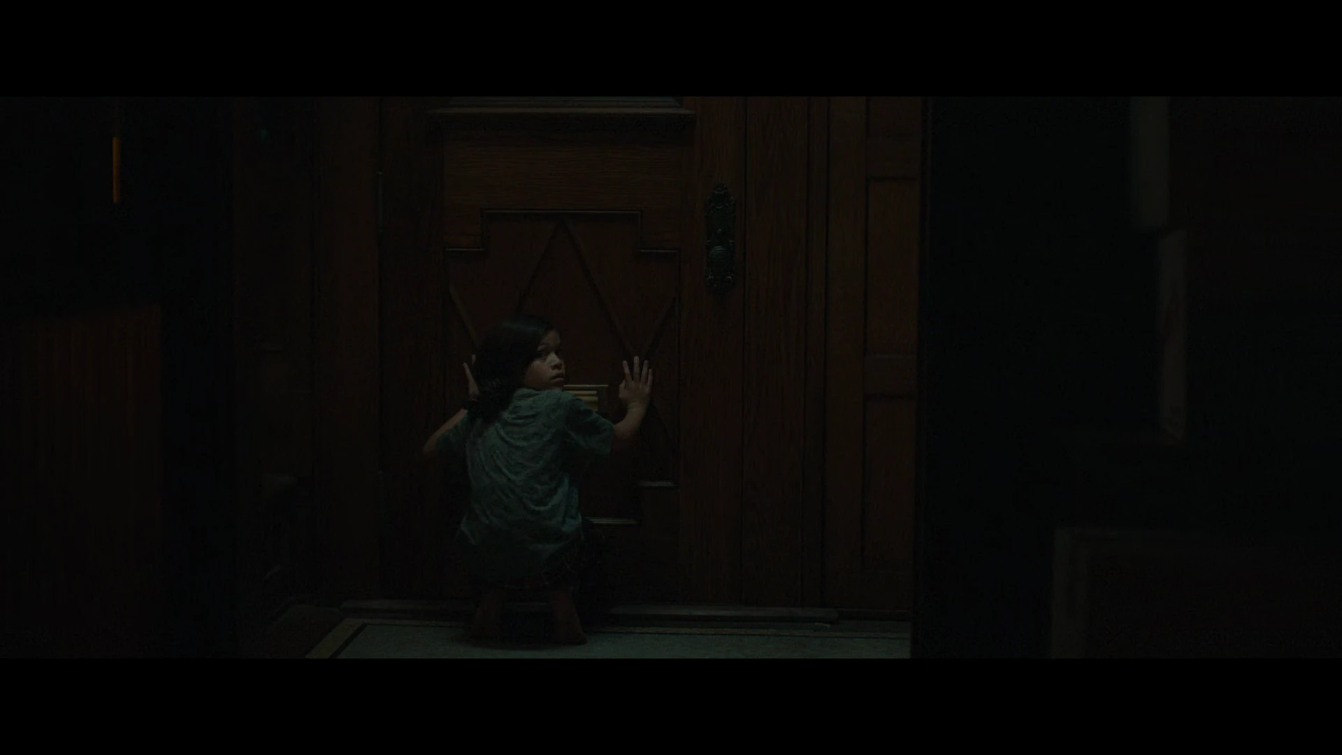 Screenshot 4 - The Whisper Man 2026 Hindi Dual Audio