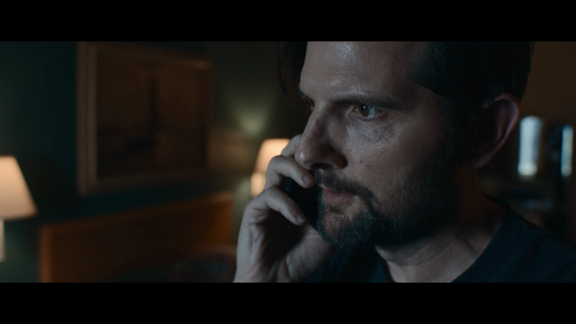 Screenshot 5 - The Whisper Man 2026 Hindi Dual Audio