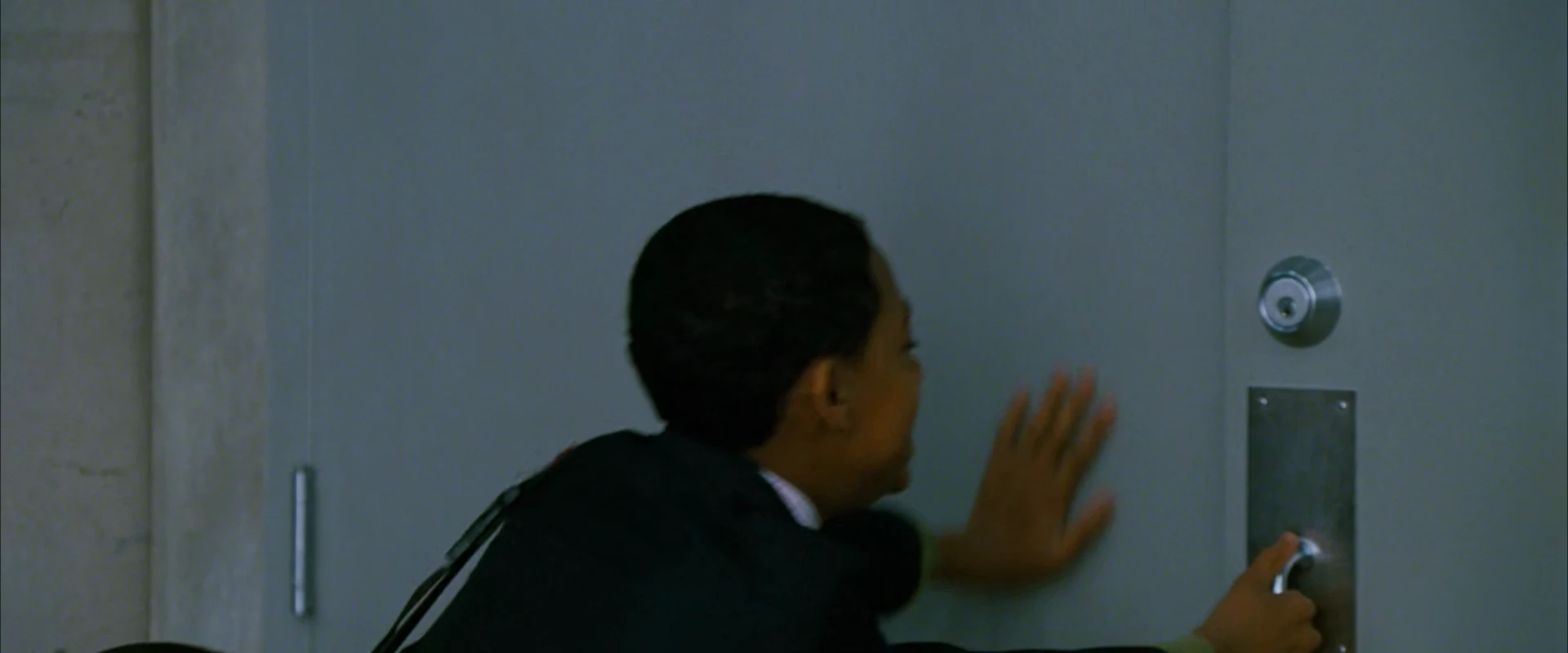 Screenshot 3 - Unaccompanied Minors 2006 Hindi Dual Audio