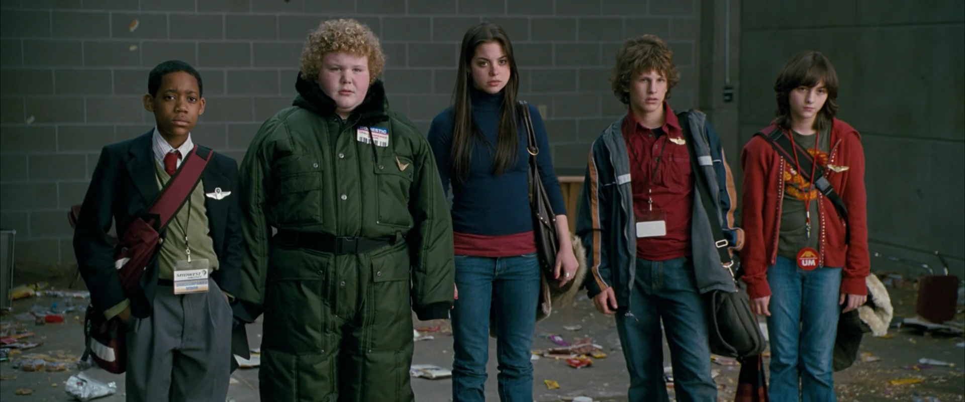Screenshot 4 - Unaccompanied Minors 2006 Hindi Dual Audio